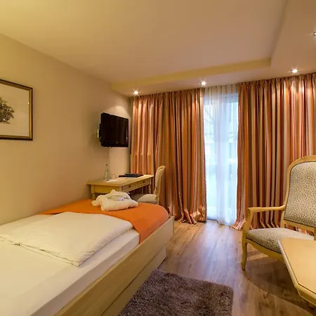 Hotel Hirsch 4*