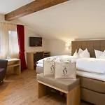 Hirsch Otel 4*
