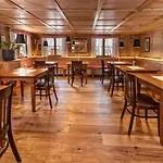 Otel Hirsch 4*