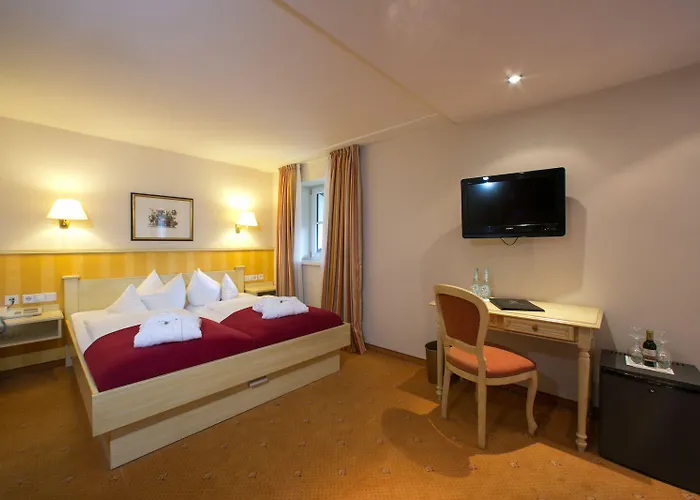 Hirsch Hotel 4*