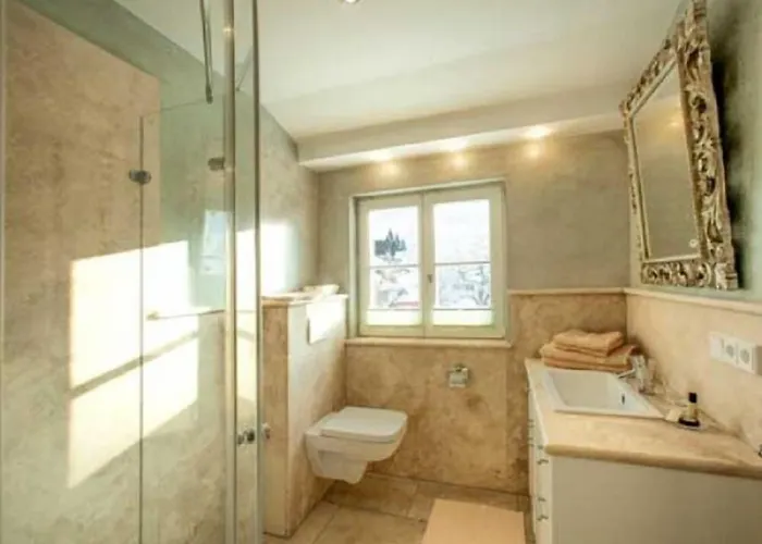 Hirsch Hotel 4*